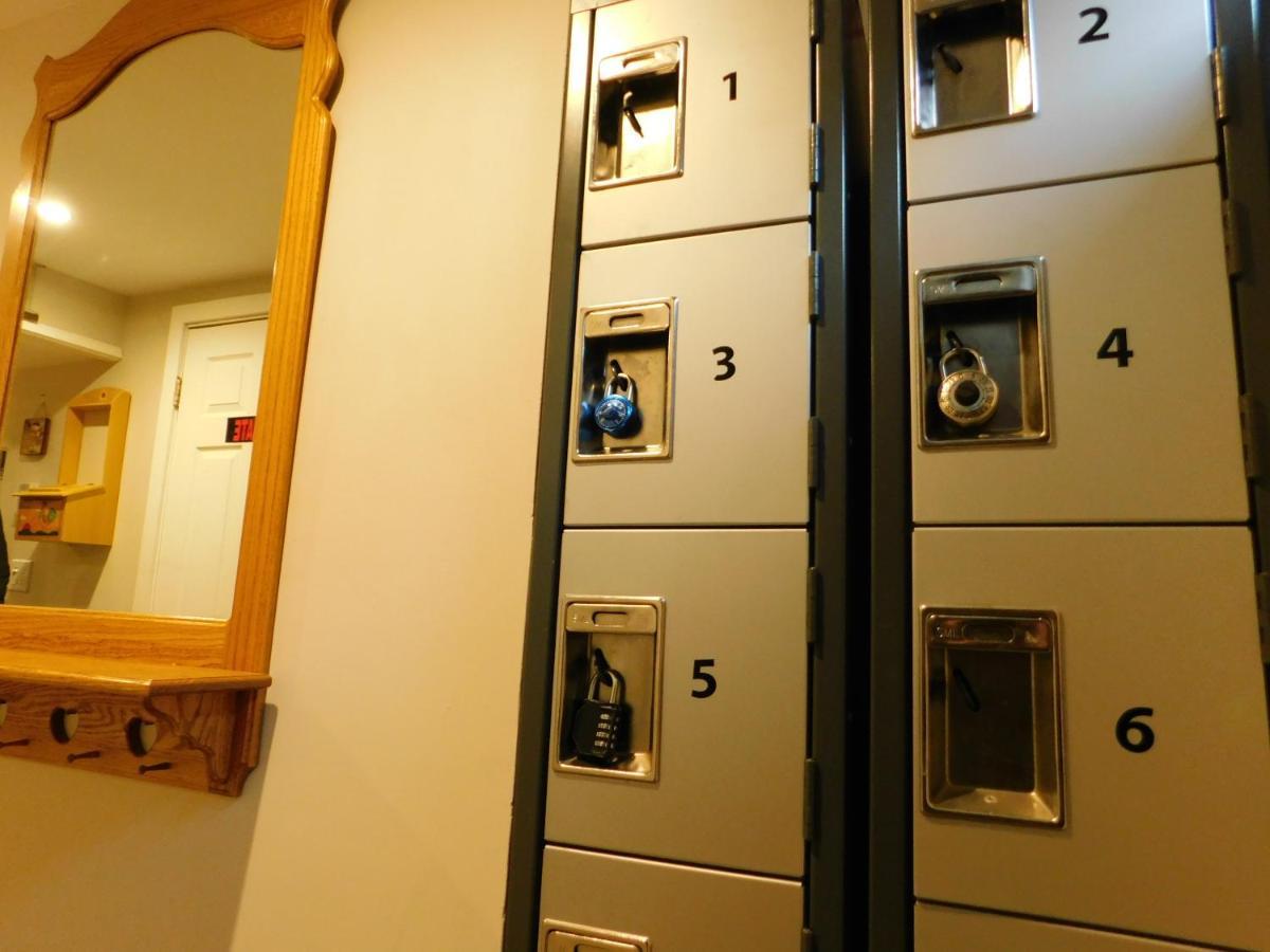 The Calgary Hub Hostel Style Home Bagian luar foto