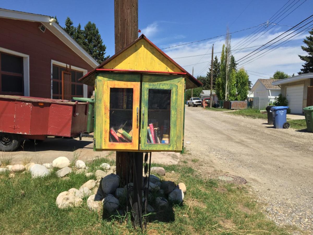 The Calgary Hub Hostel Style Home Bagian luar foto