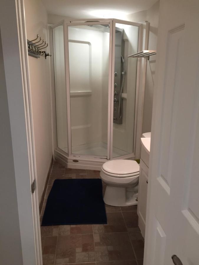 The Calgary Hub Hostel Style Home Bagian luar foto